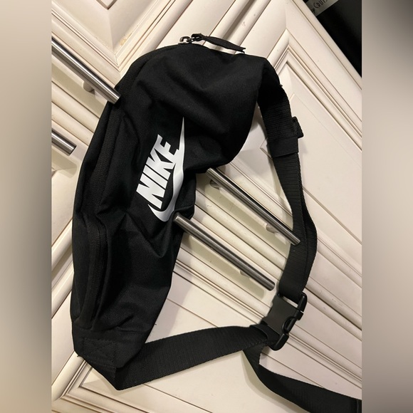 Nike Sportswear Heritage Fanny Pack BA5750-010 - Picture 6 of 11